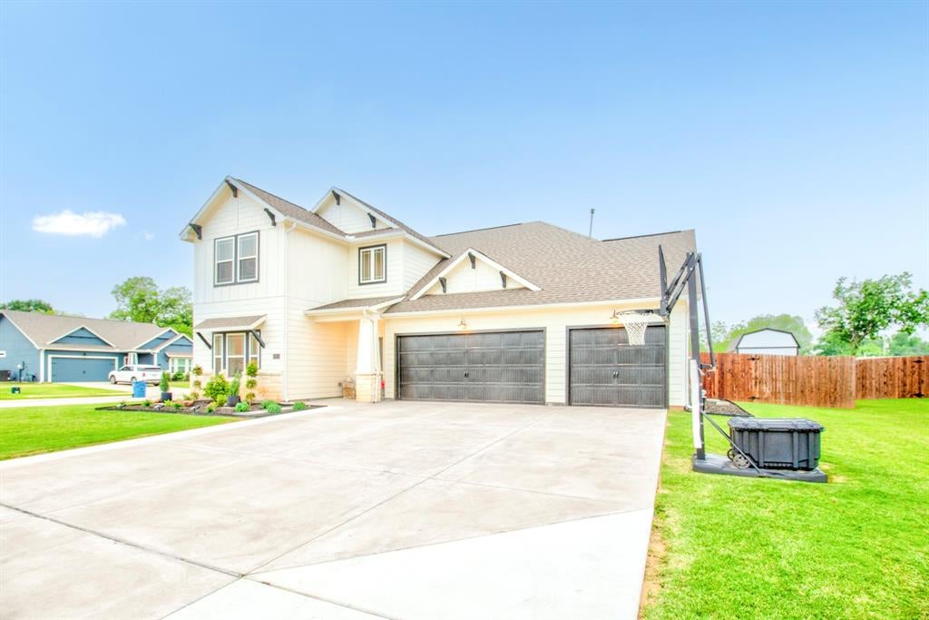 600 Kyle Drive — photo