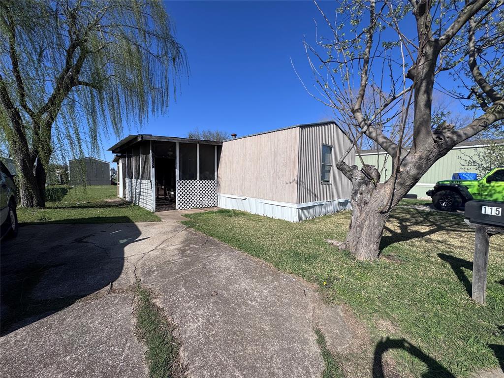 115 Valerie Lane — photo