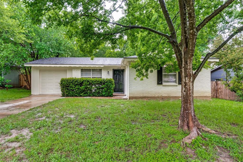 1209 Edgemont Drive — photo