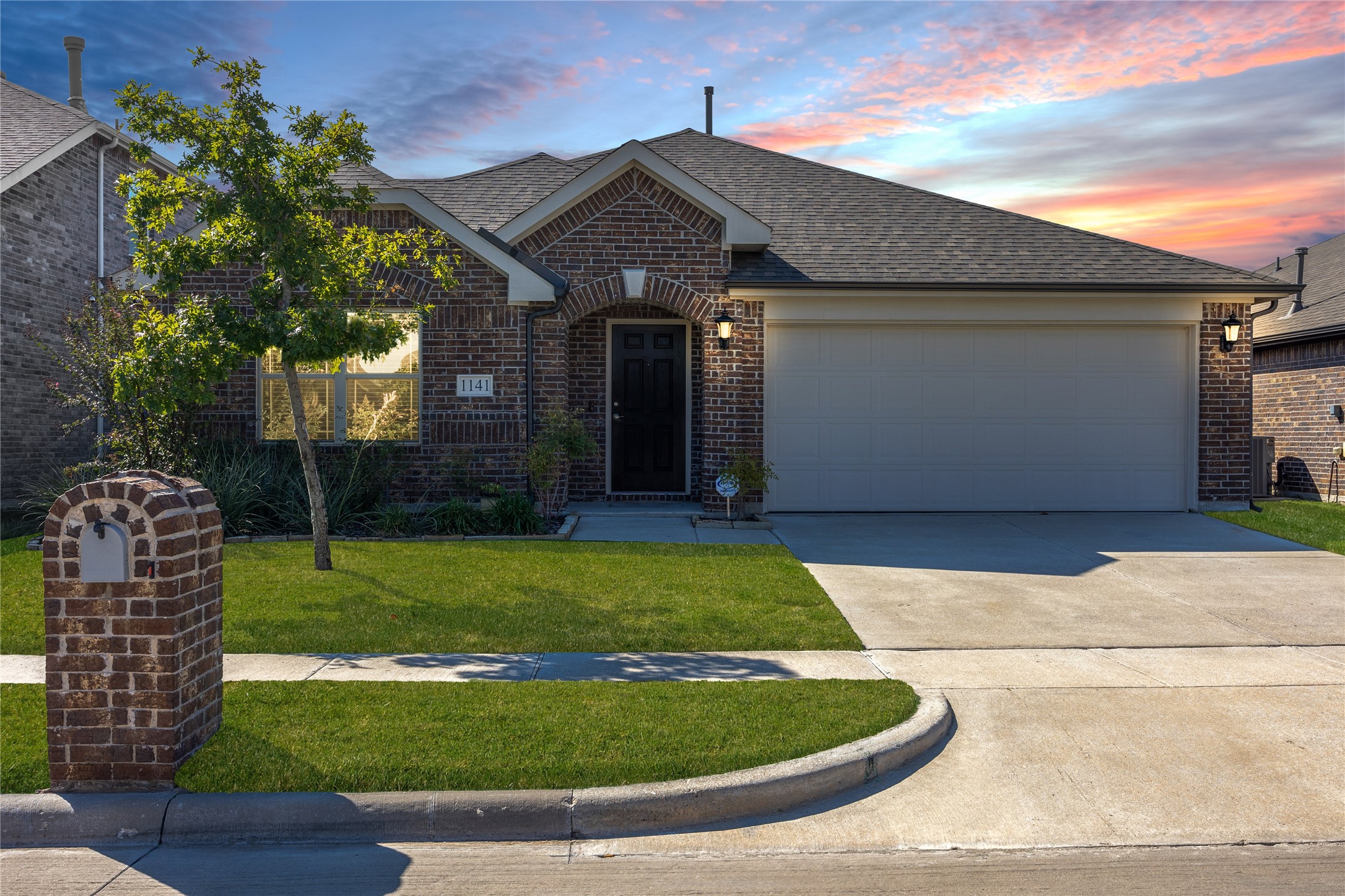 1141 Kingston Court — photo