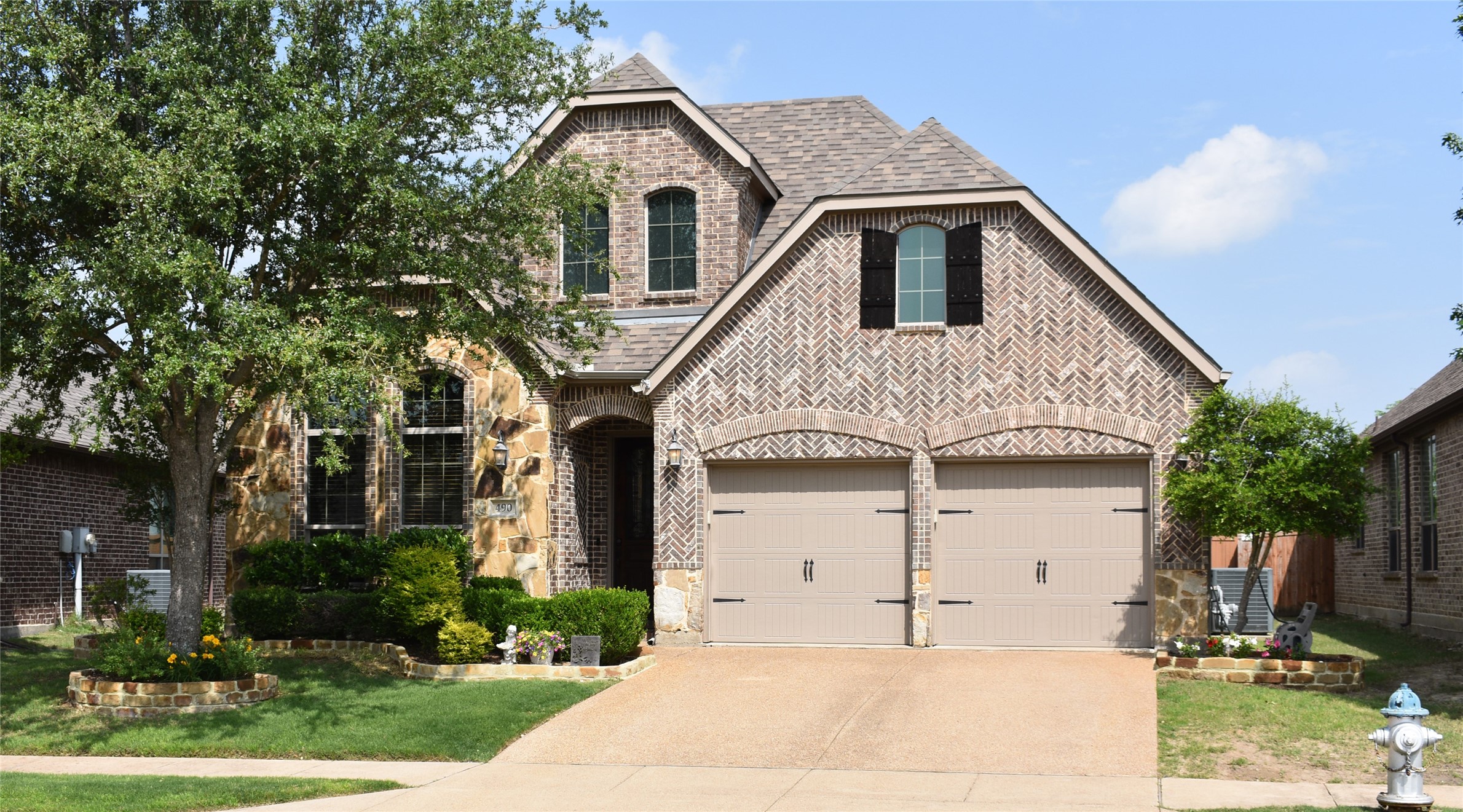490 Oak Hills Lane — photo