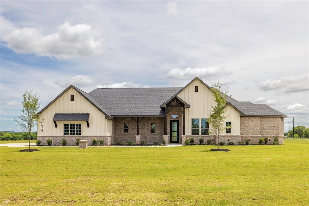 104 Prairie Winds Drive — photo