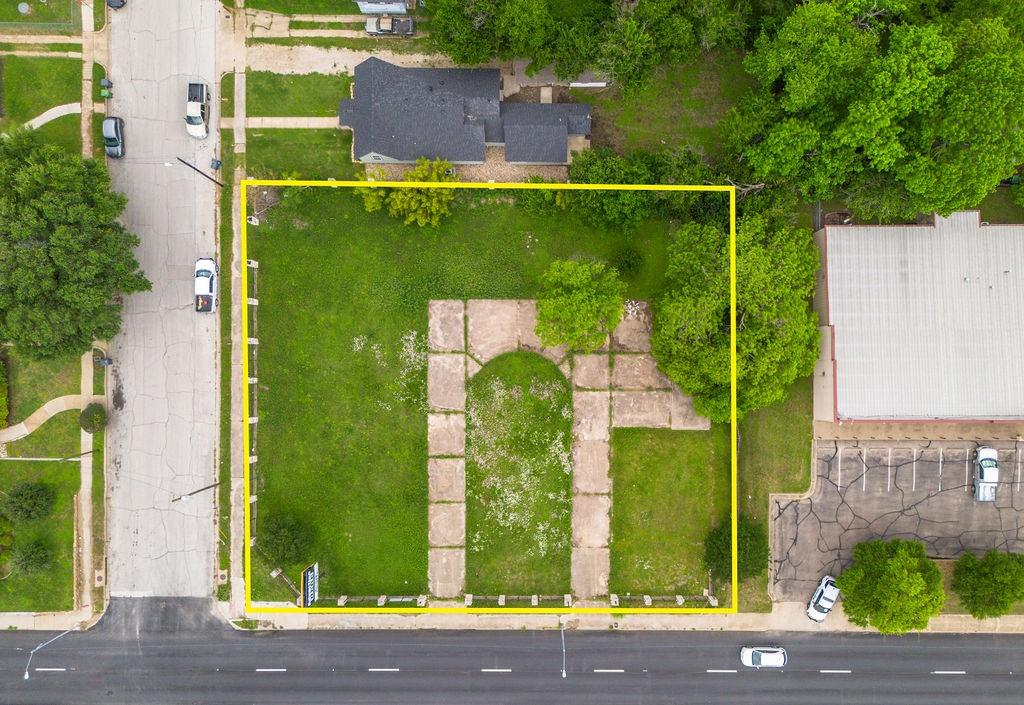 2217 W Waco Drive 2221 — photo