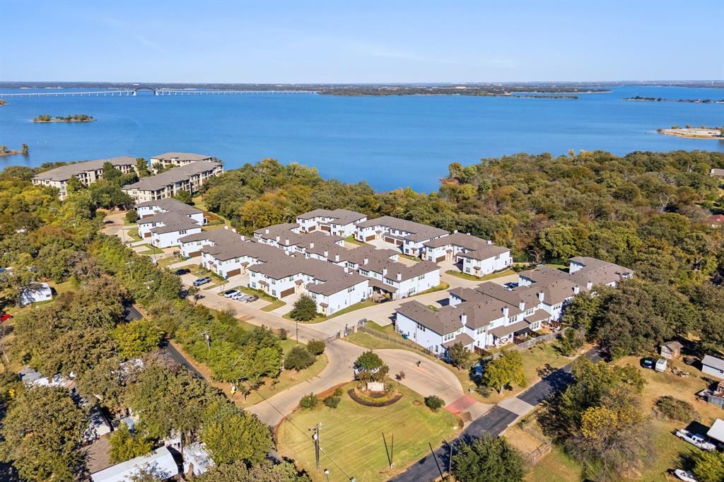452 Waters Edge Drive 824 — photo