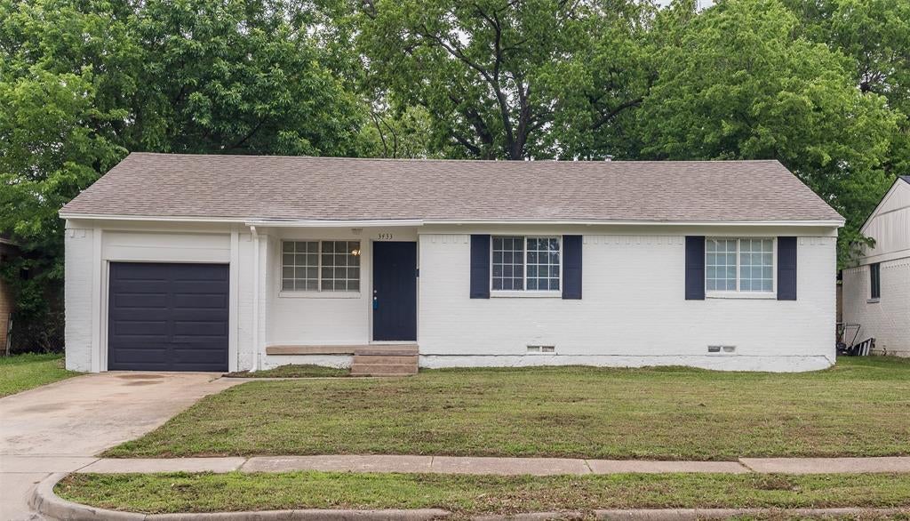 3433 Moon Drive — photo