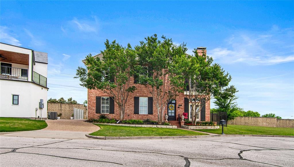 40 Enclave Court — photo