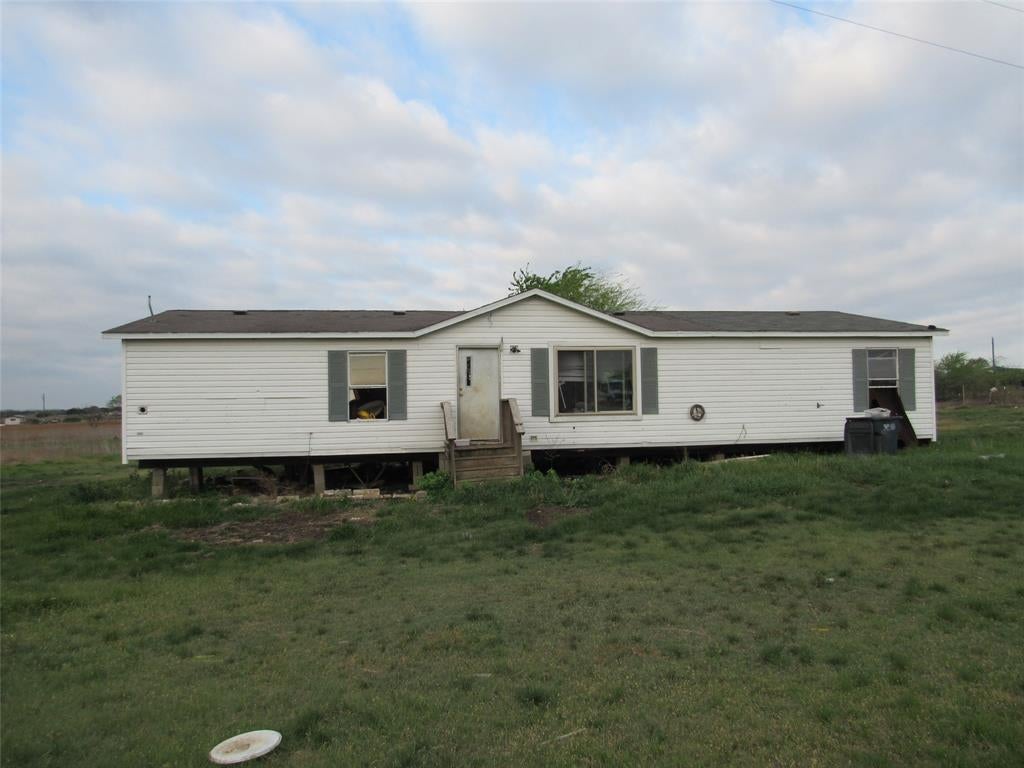 556 Private Road 3551 — photo