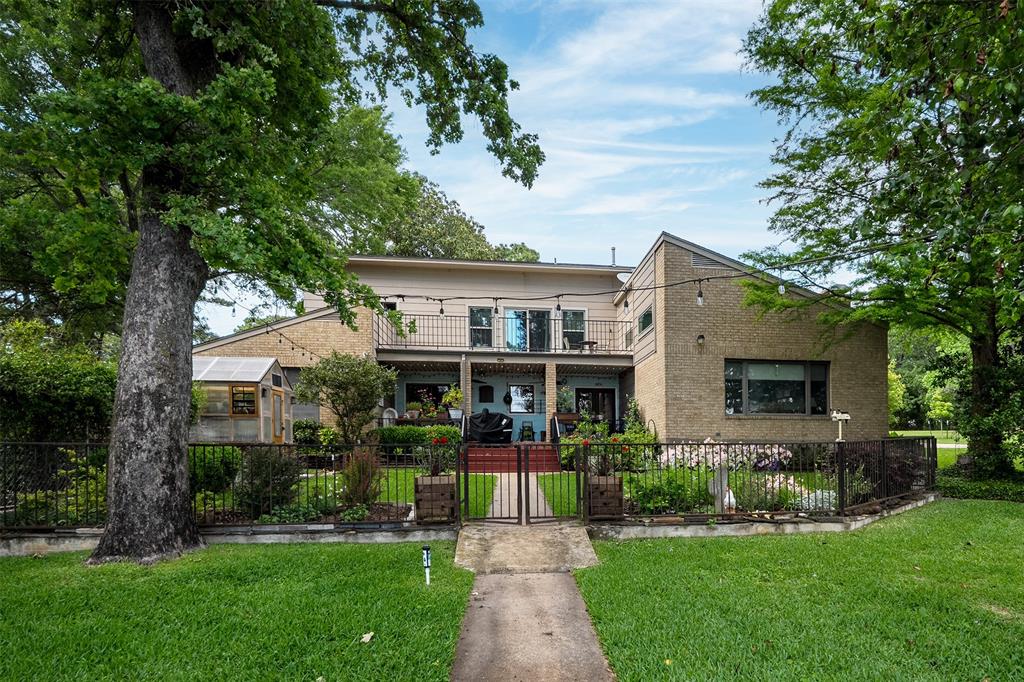 205 Shoreline Drive — photo
