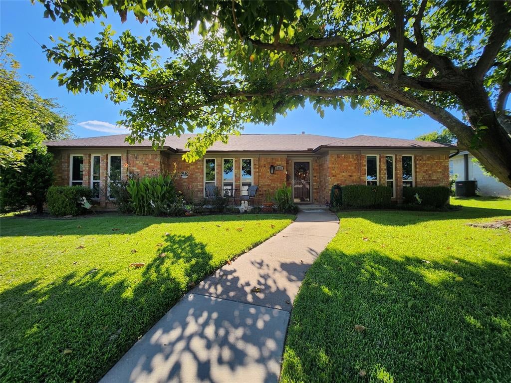 1023 Ridgefield Drive — photo