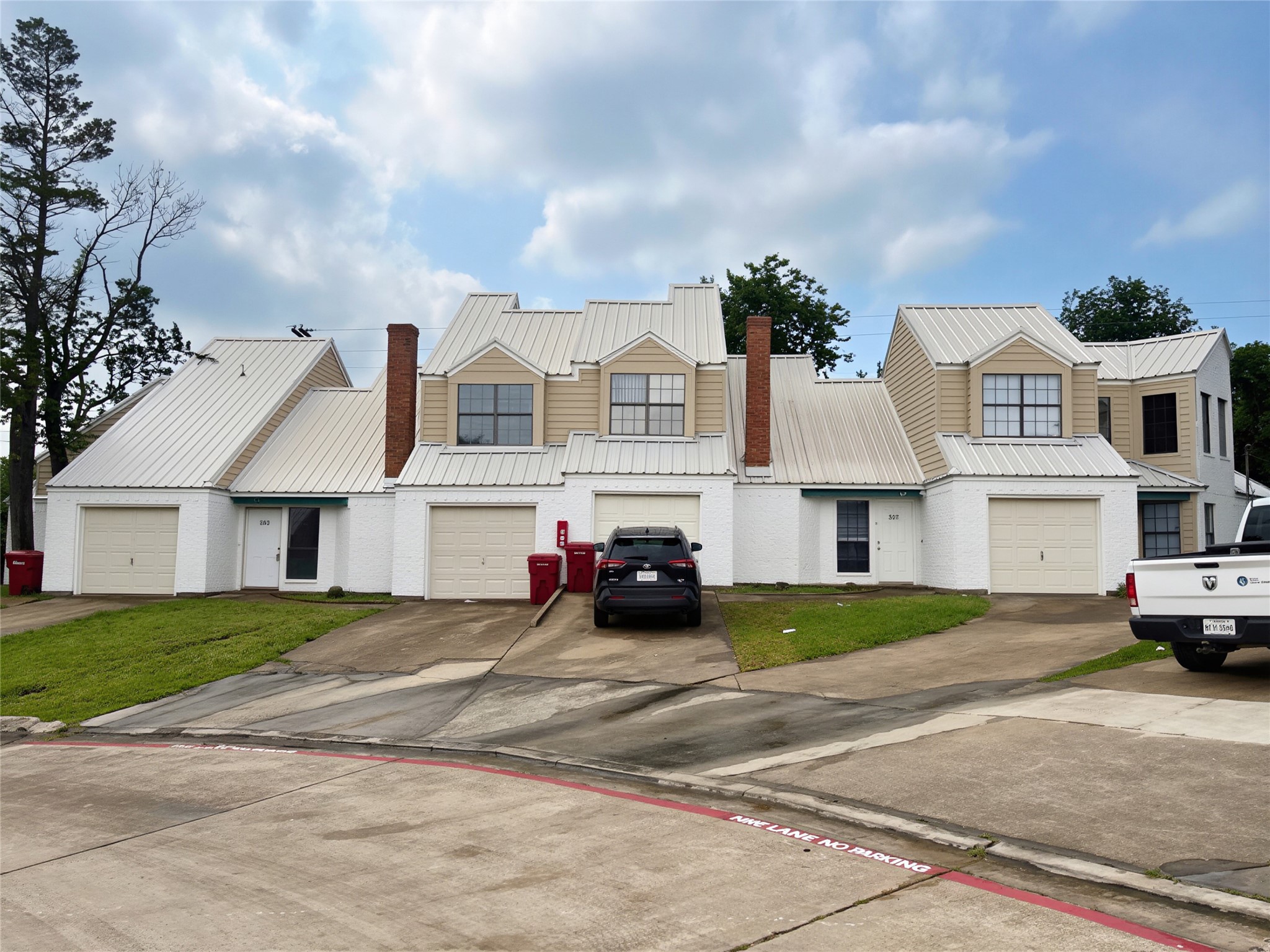 1900 W Taylor Street — photo
