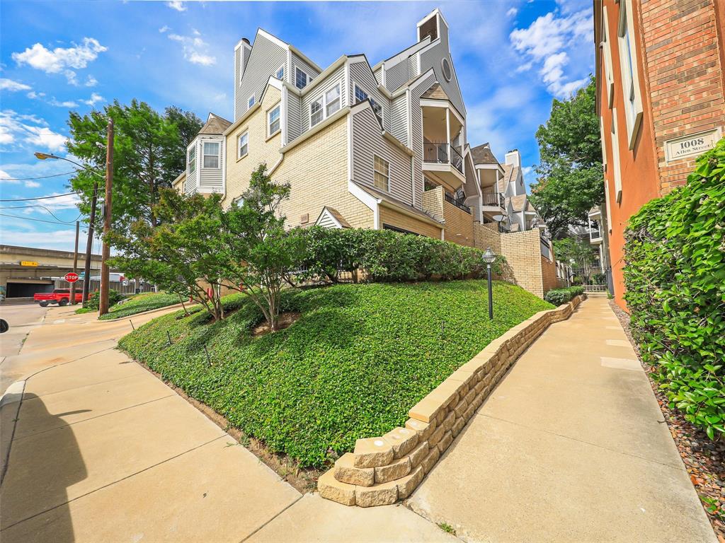 1010 Allen Street 214 — photo