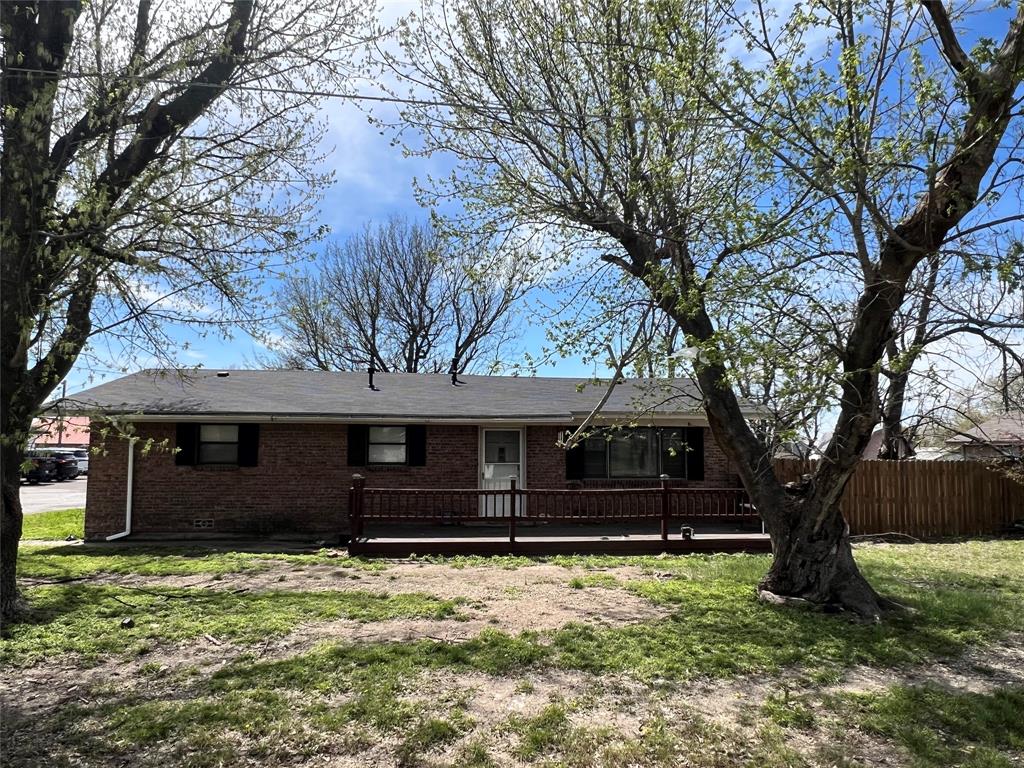 105 W Graham Avenue — photo