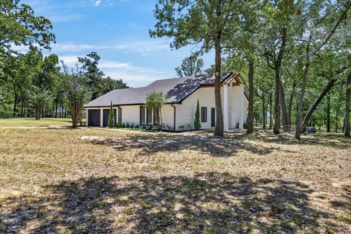 172 Colonial Drive — photo