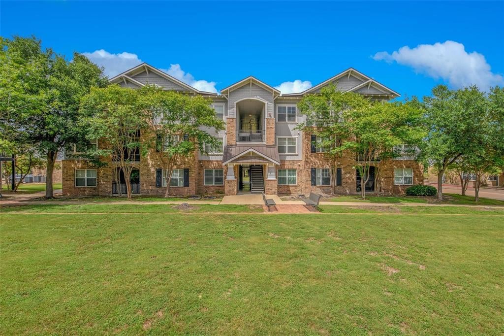 1725 Harvey Mitchell Parkway S 1529 — photo