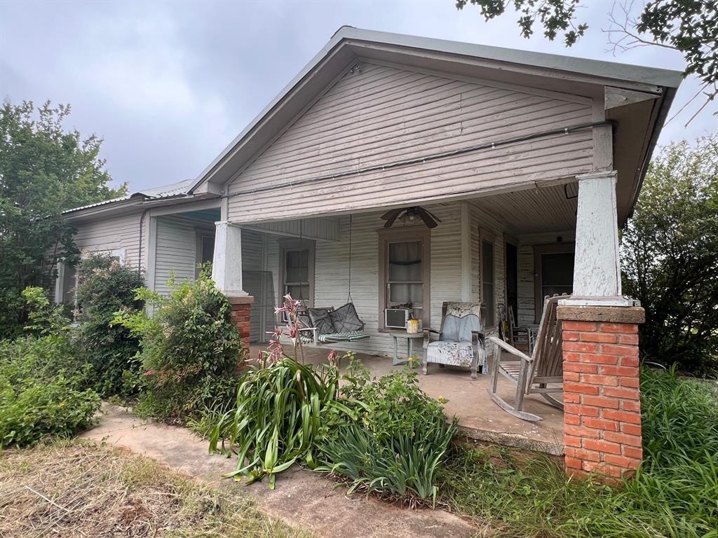 101 E Commerce Street, Gustine, TX 76455 — photo 2
