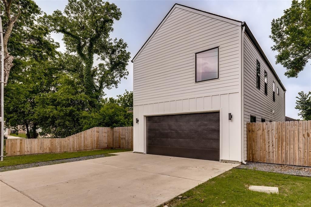 3308 Houston Street — photo