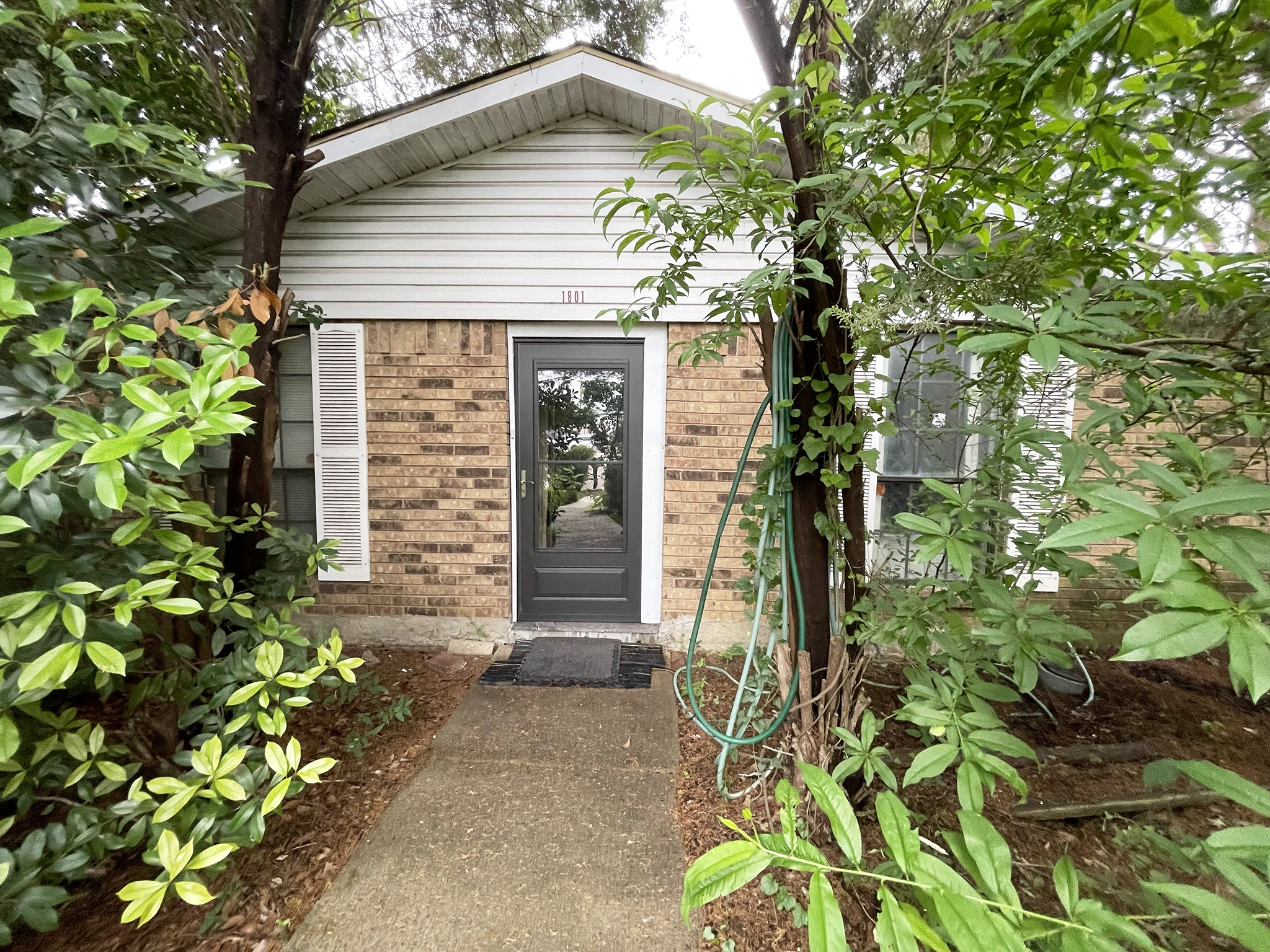 1801 Vine Drive — photo