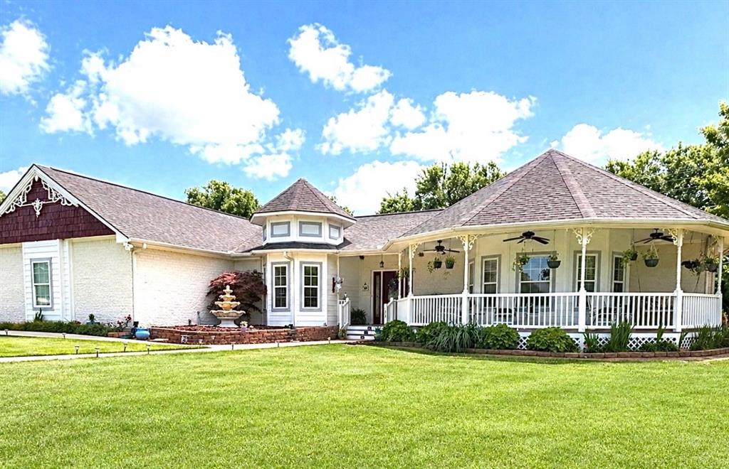 102 Palmer Dr. — photo
