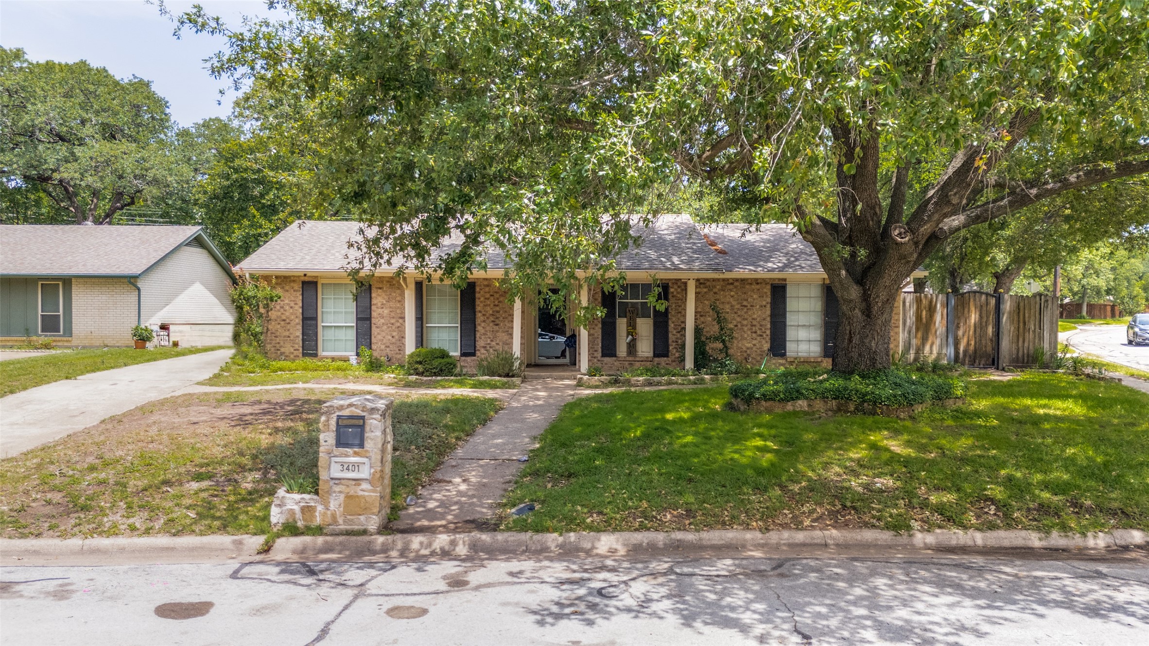 3401 Hampshire Drive — photo