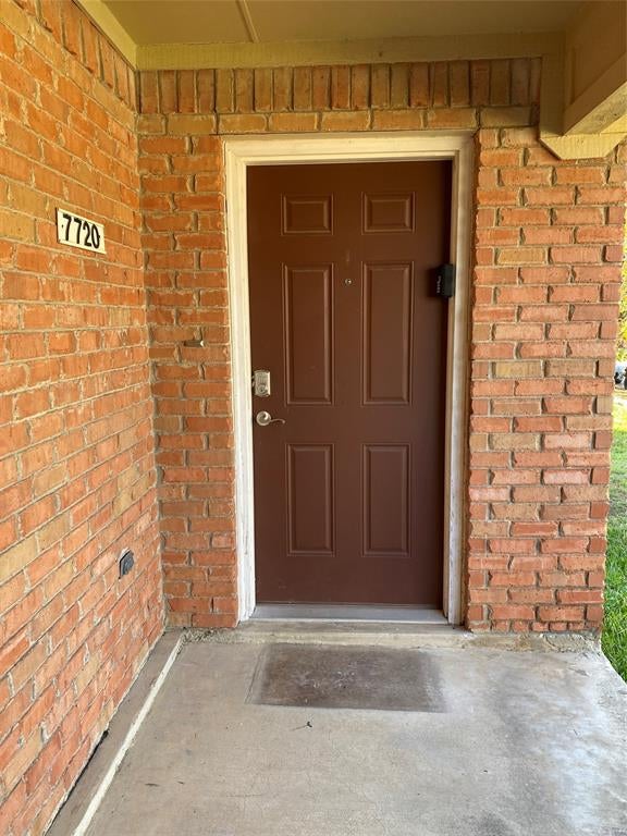 7720 Kings Ridge Road — photo