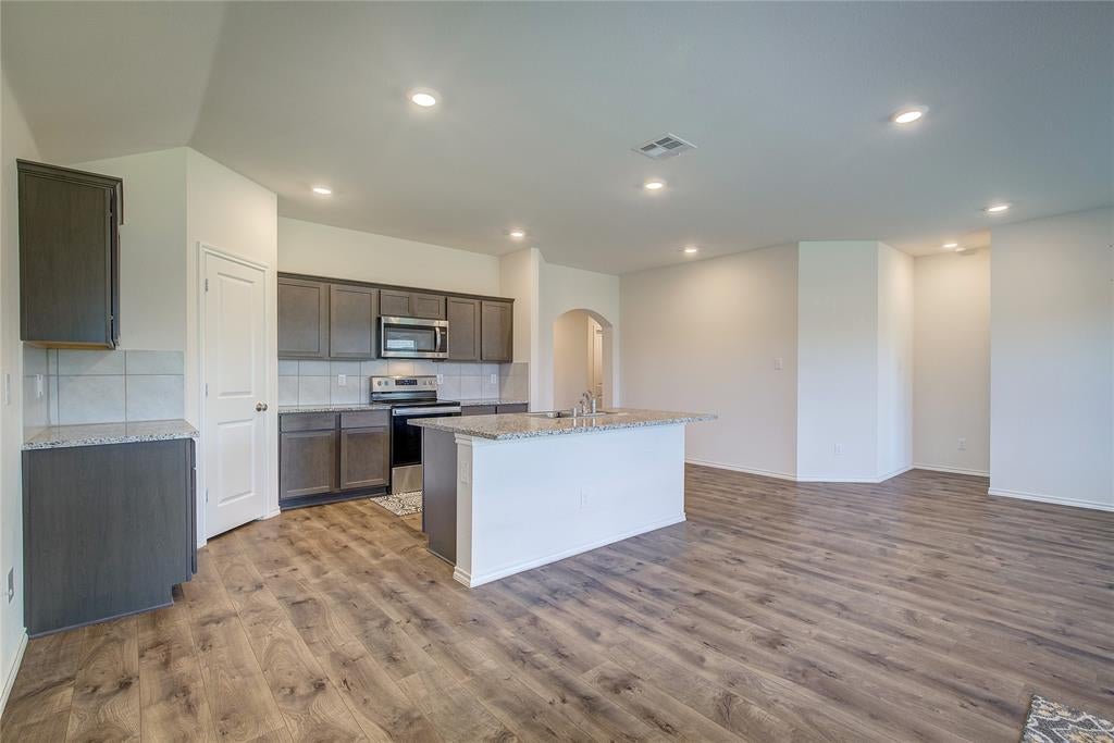 702 Saddle Oak Lane — photo