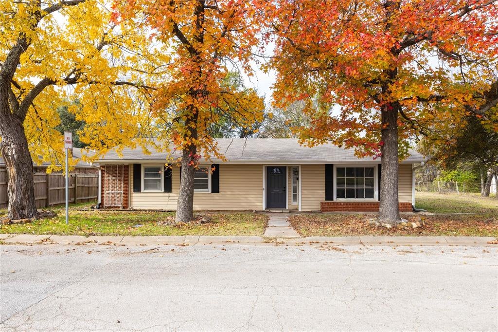 2503 Bois D Arc Street — photo