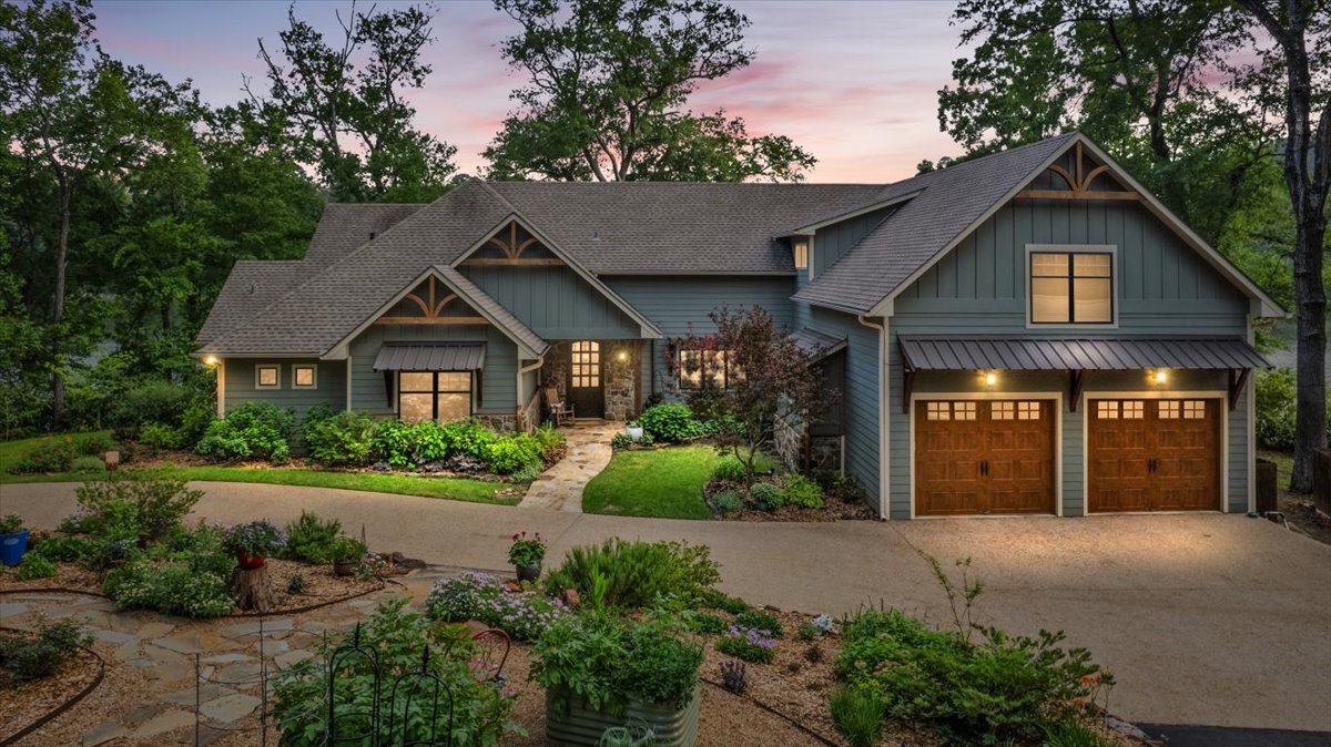 Home in Mineola, TX 75773