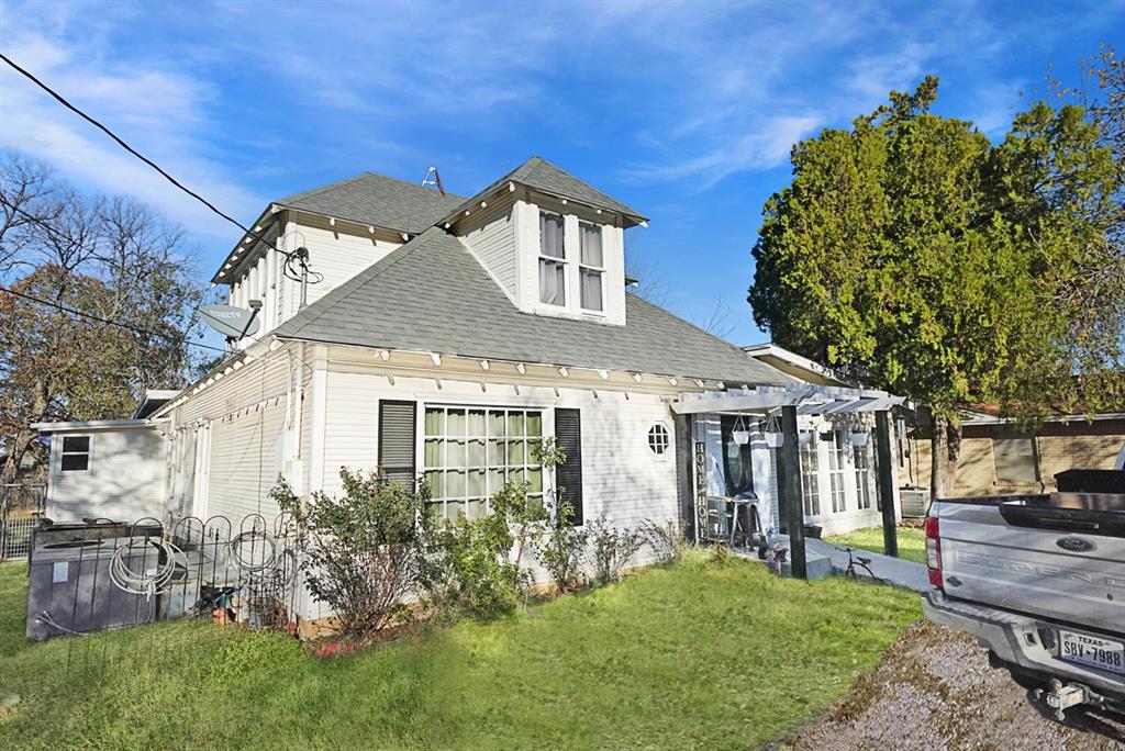 241 W Ross Avenue — photo