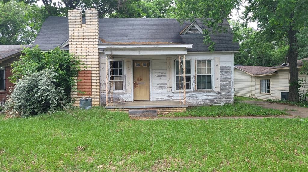 1507 N Grand Avenue — photo