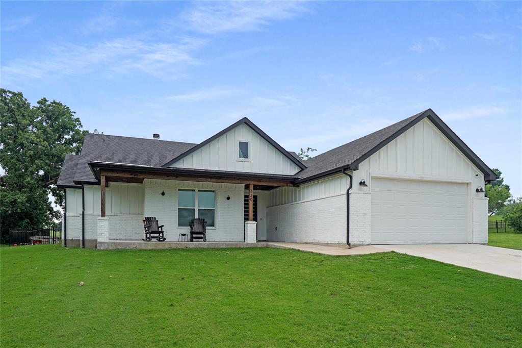 230 Driftwood Court — photo