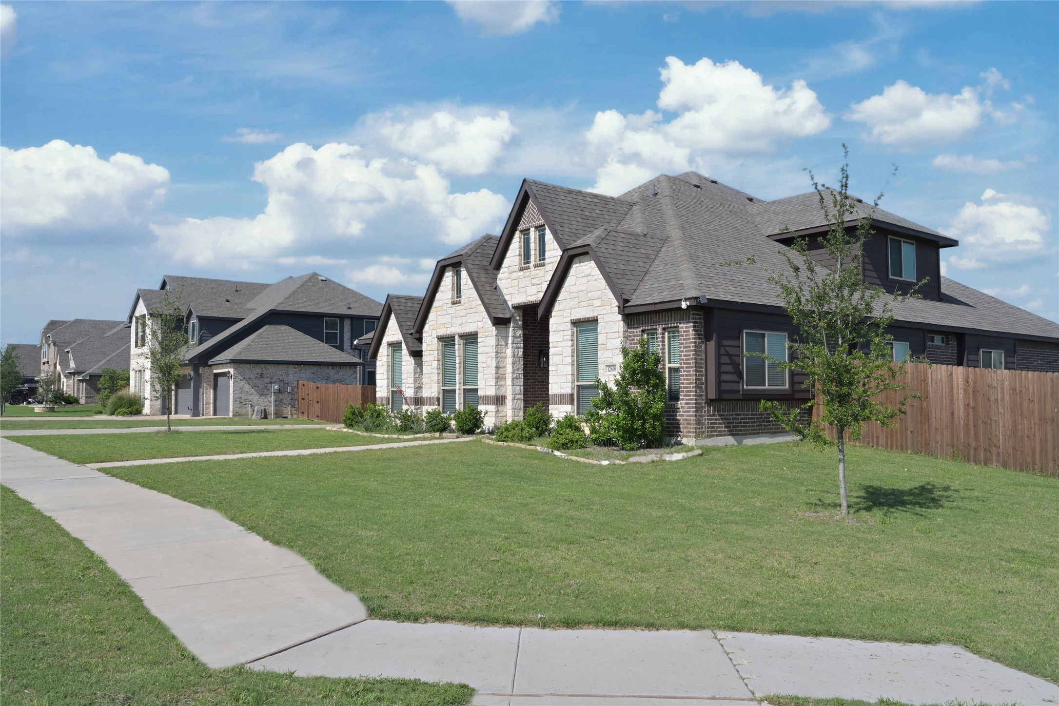 12600 Eagles Bluff, Godley, TX 76044 — photo 2