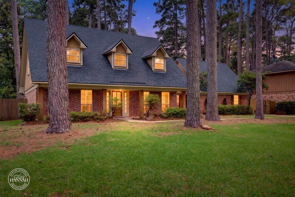 732 Coachlight Road — photo