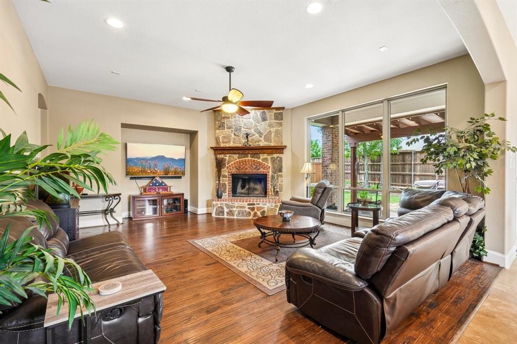 812 Moss Cliff Circle — photo