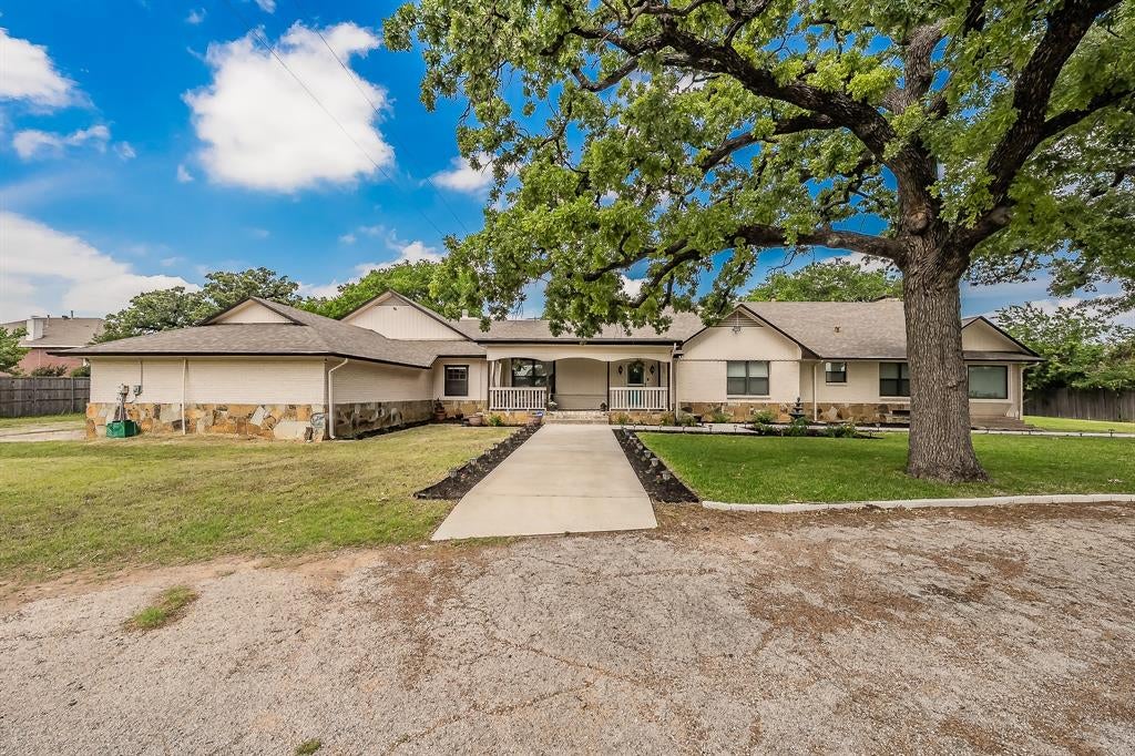 2313 Hickory Creek Road — photo