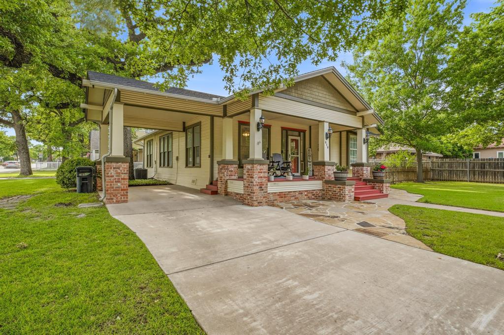 910 S Waco Street — photo