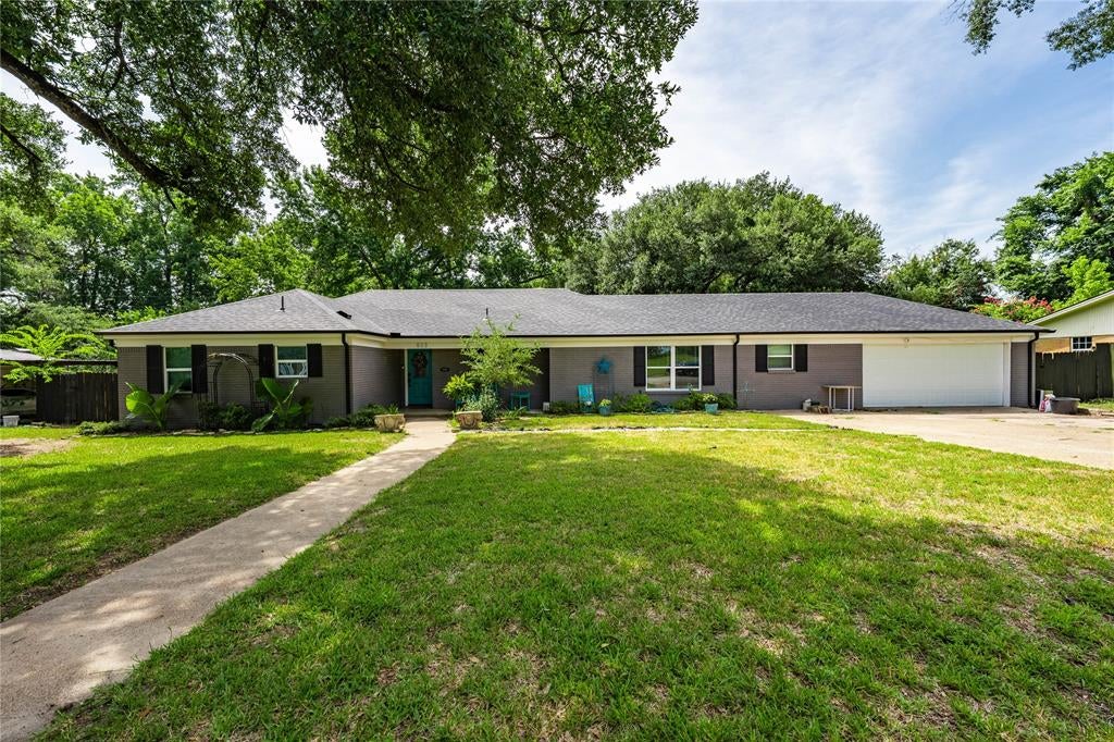 603 Mosley Drive — photo