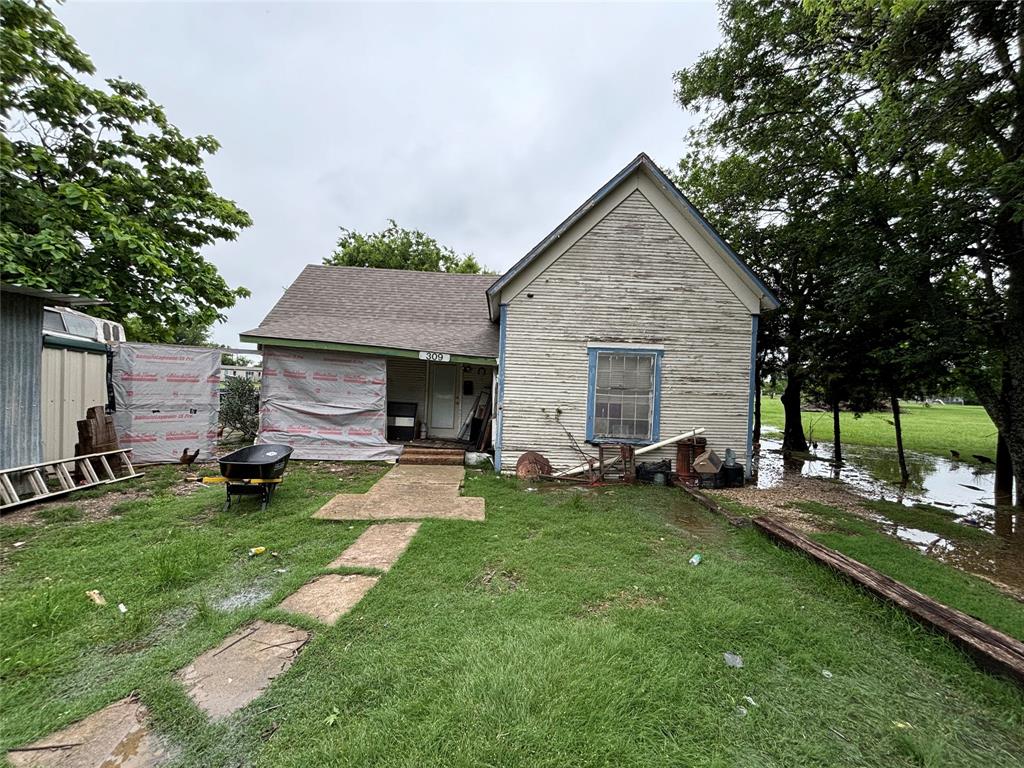 309 S Barry Street — photo