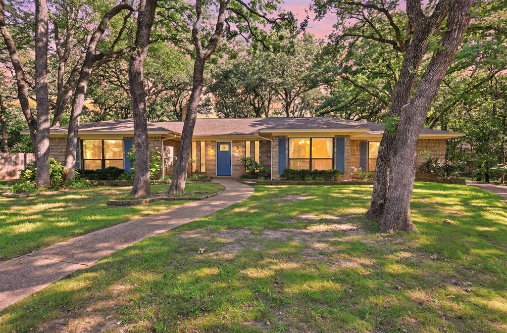 2108 Edgewood Court — photo