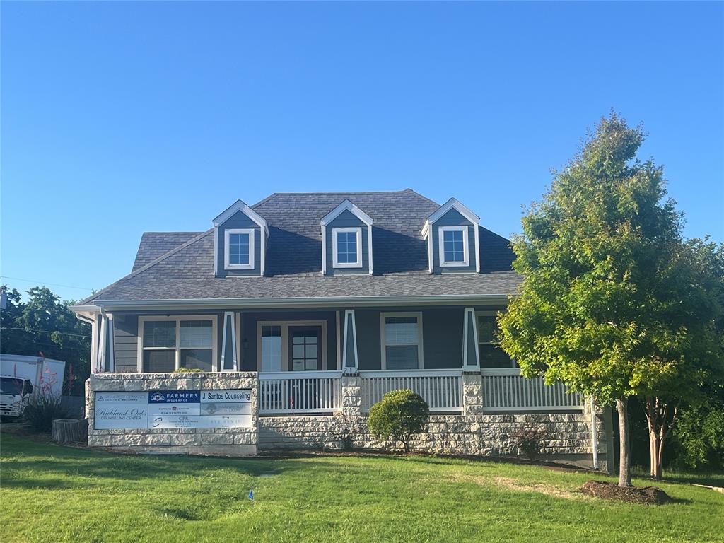 212 E Broadway Street — photo