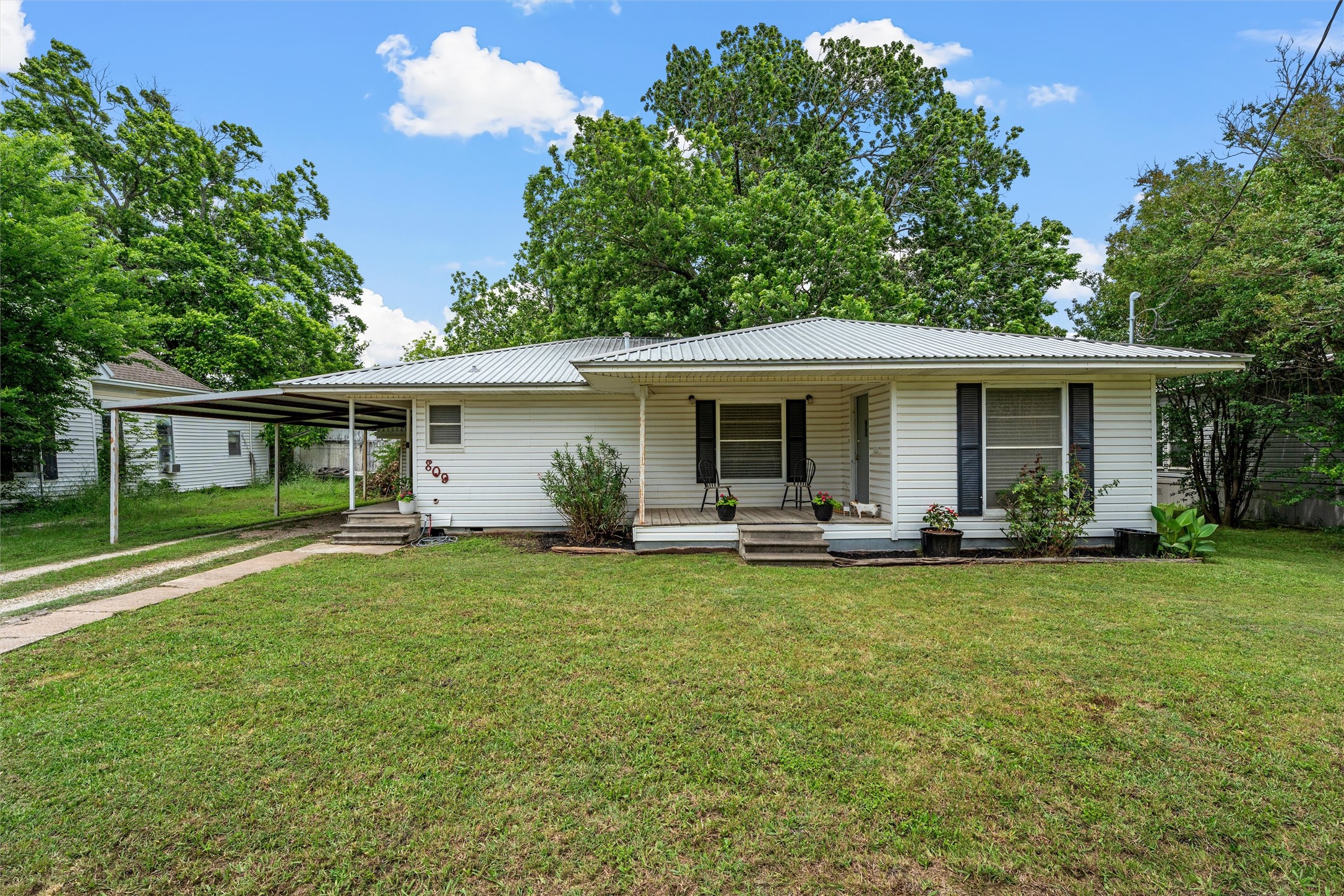 809 E Limestone Avenue, Mart, TX 76664 — photo 2
