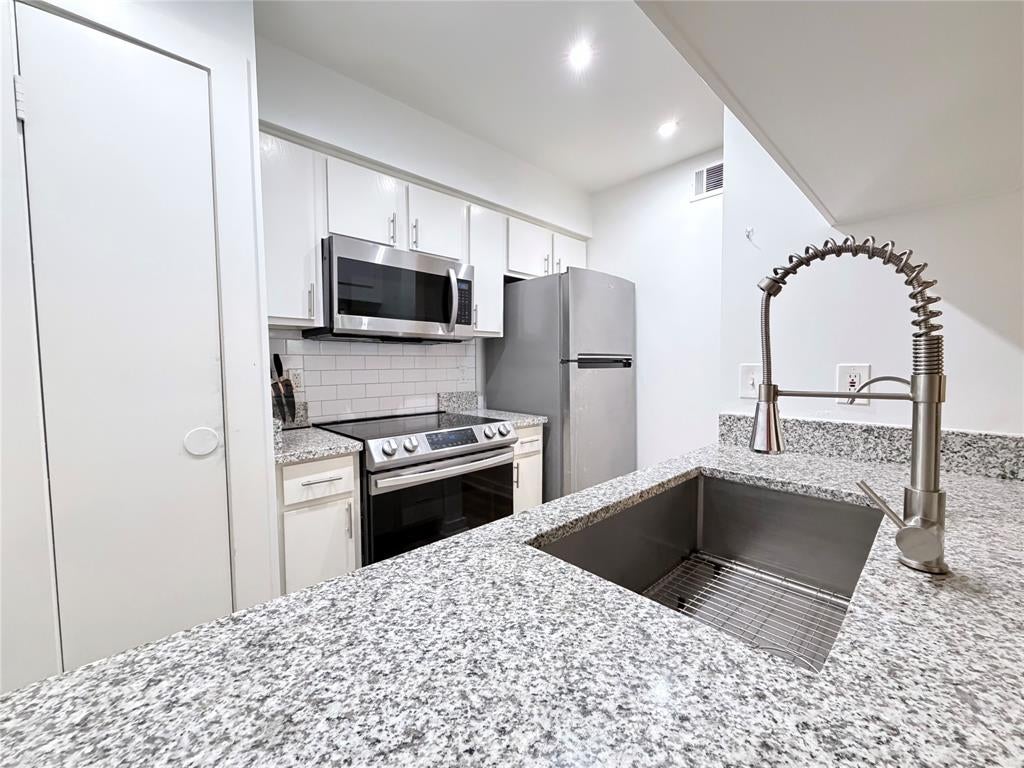 4837 Cedar Springs Road 110 — photo