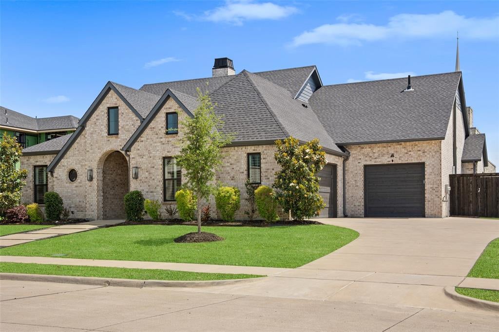 1215 Chapel Drive — photo