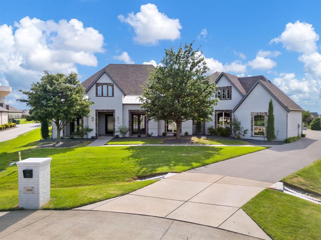 2000 Willow Bend Court — photo