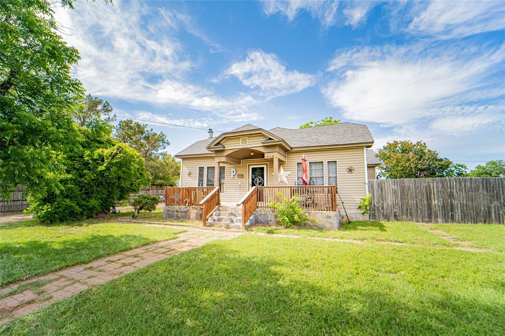 1404 W Walker Street — photo