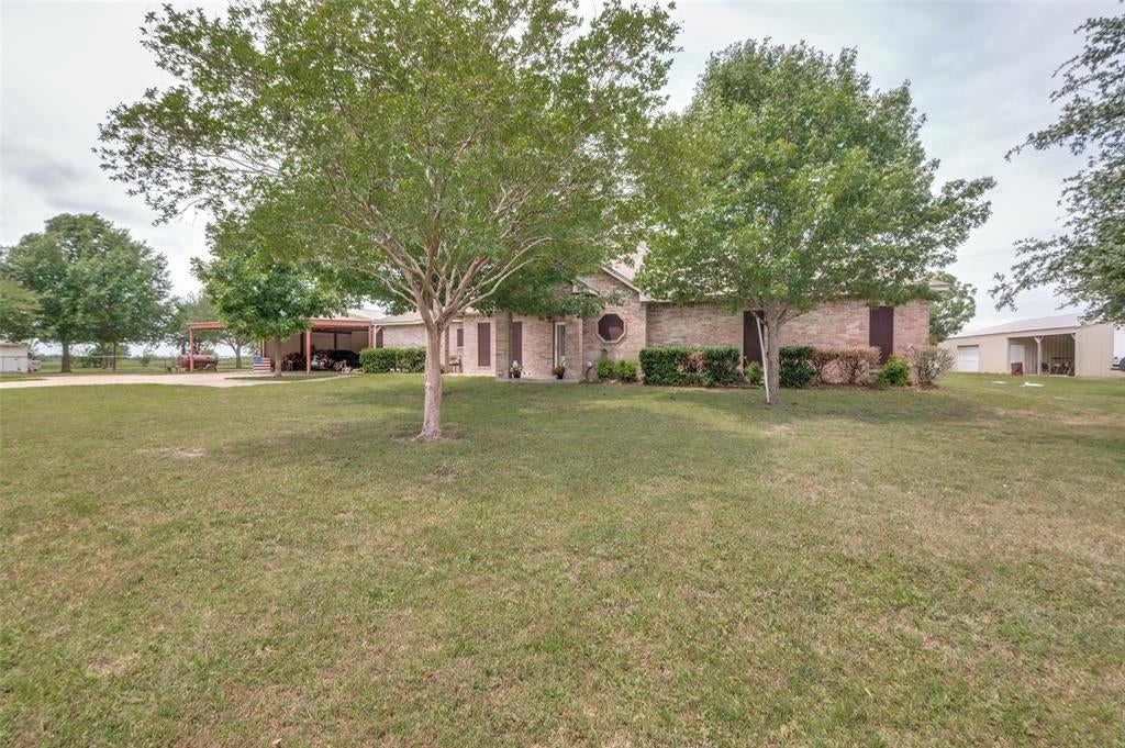 4125 FM 813 — photo
