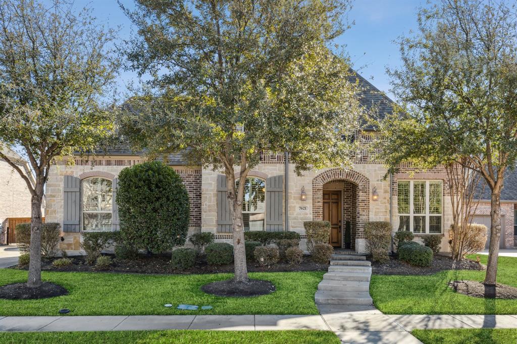7621 Blackhall — photo