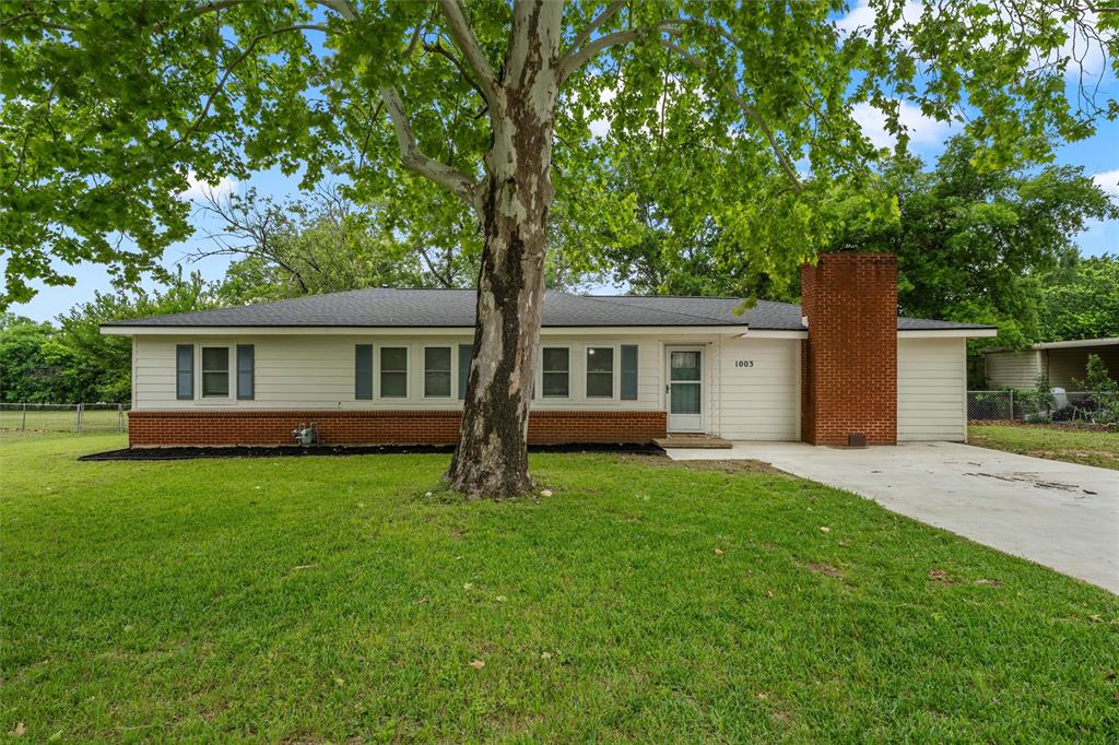 1003 Donlo Street — photo