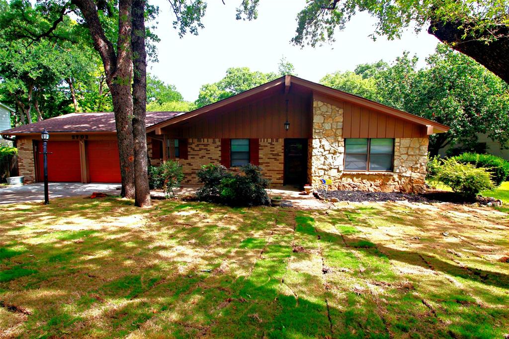 2703 Oak Cliff Lane — photo