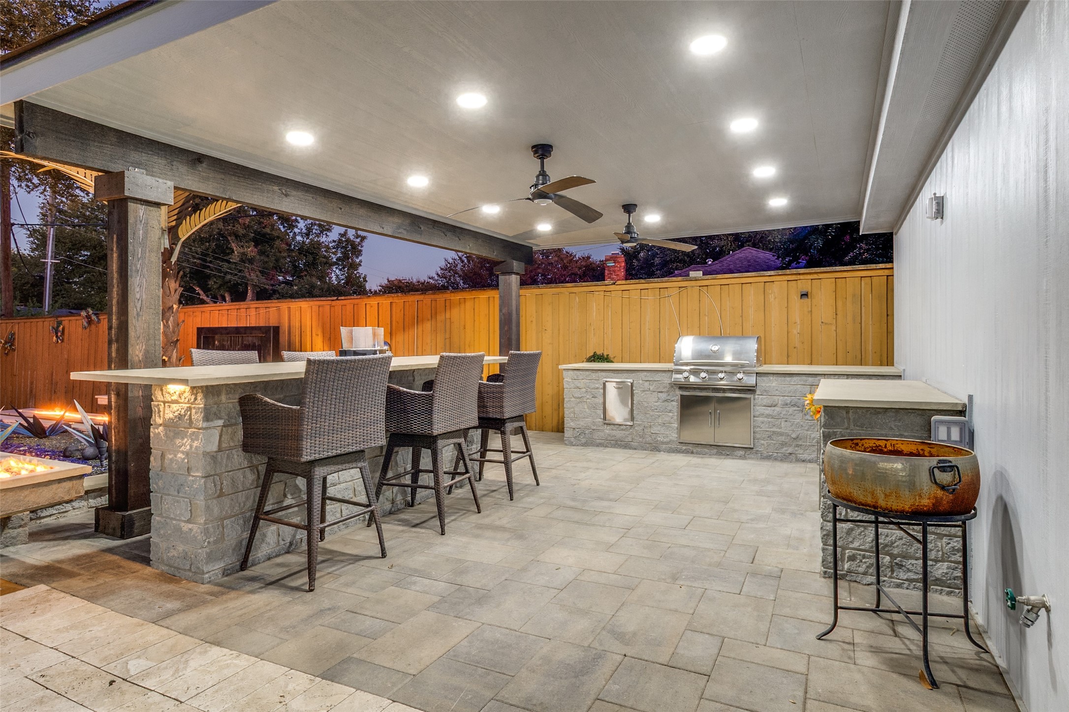 6566 Ridgeview Circle, Dallas, TX 75240 — photo 2