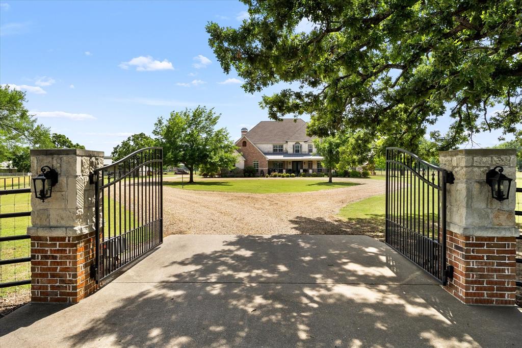 5900 Kings Creek Drive — photo